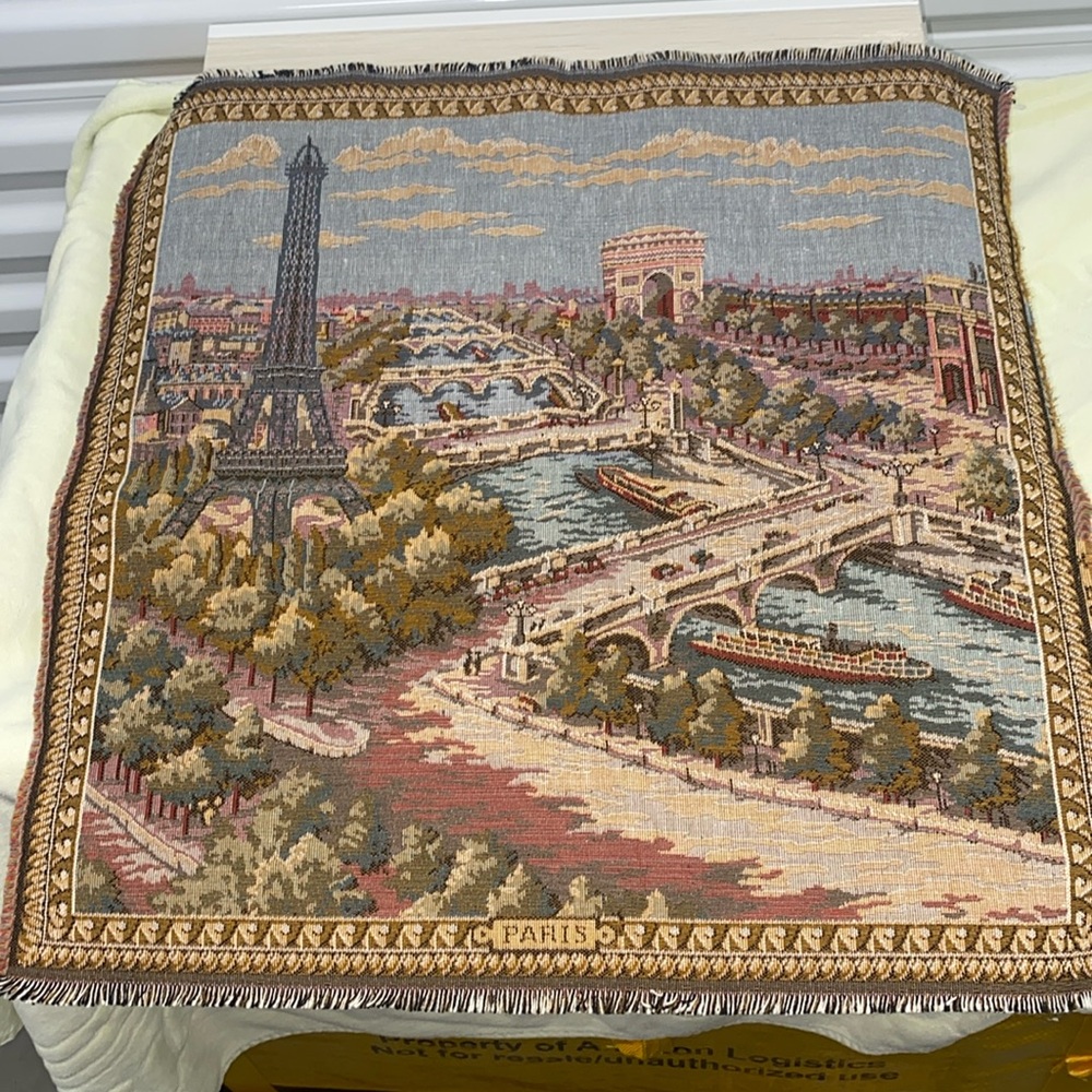 Goblys Paris Landmark Notre-Dame Eiffel Tower Tapestry Wall Decor 18x18” NWT